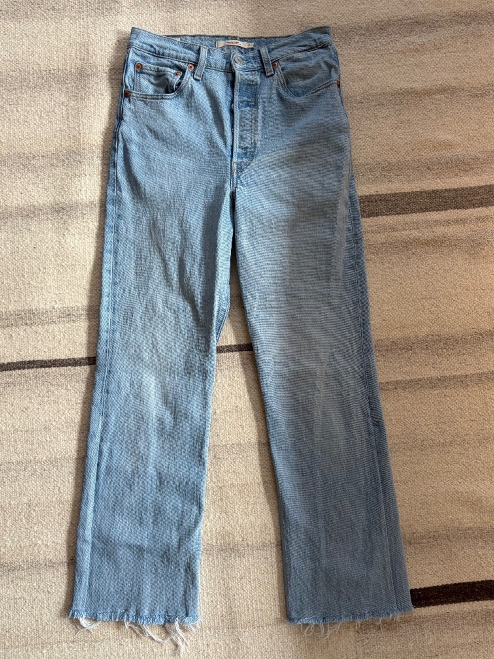 Levis Ribcage Straight - Picture 1 of 13